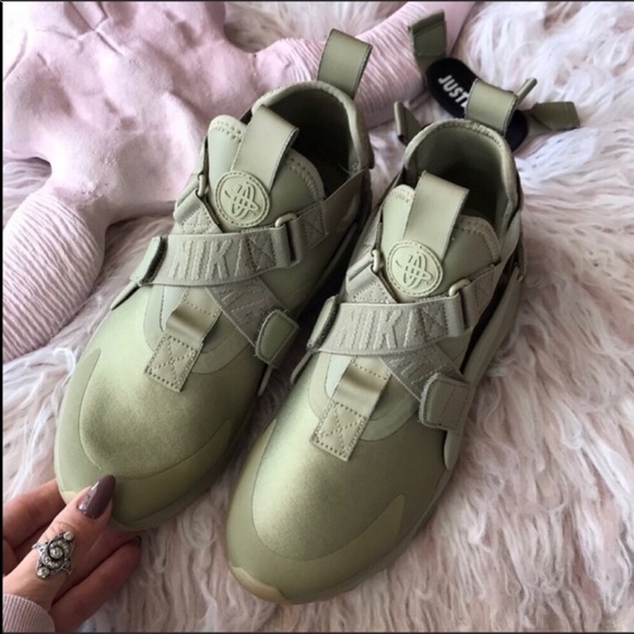 NWT Nike Huarache City Rare - Picture 4 of 8